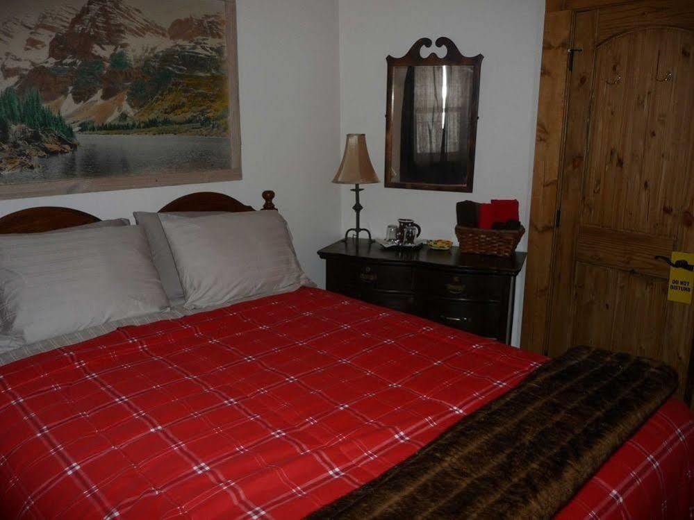 The Twin Lakes Inn 외부 사진